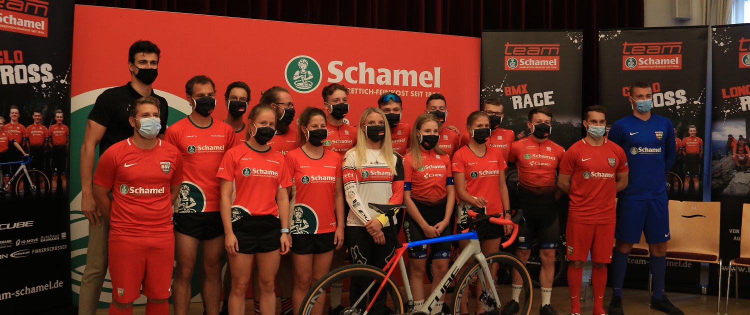 Team Schamel praesentiert sich