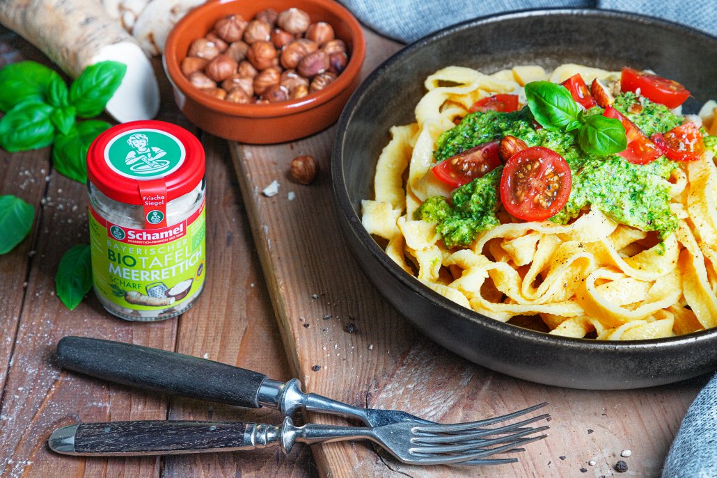 Tagliatelle mit Spinat-Meerrettich-Pesto
