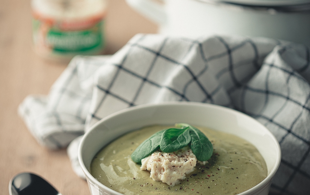 Cremige Spinatsuppe mit Meerrettich