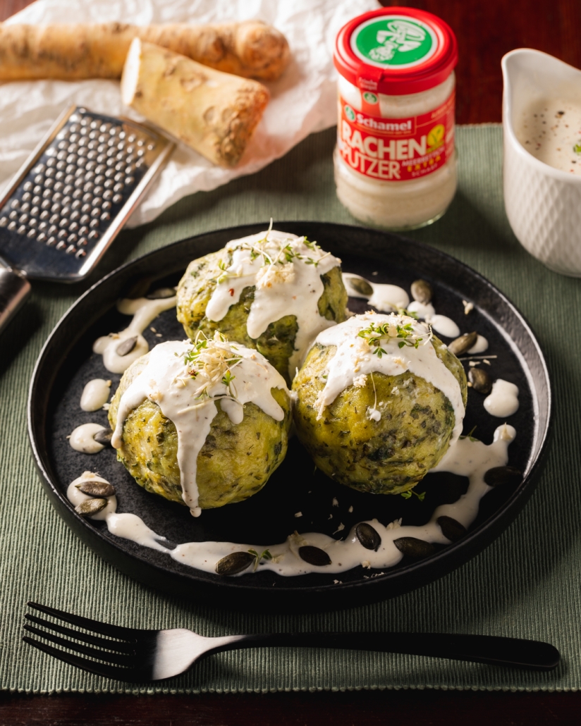 Vegane Spinatknödel mit Meerrettichsoße - Schamel Meerrettich